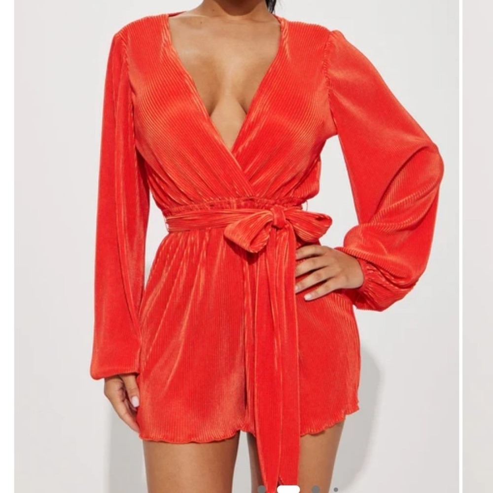 NWT Fashion‎ Nova Natalie Plisse Romper Orange Pleated Long Sleeve Deep V  Large